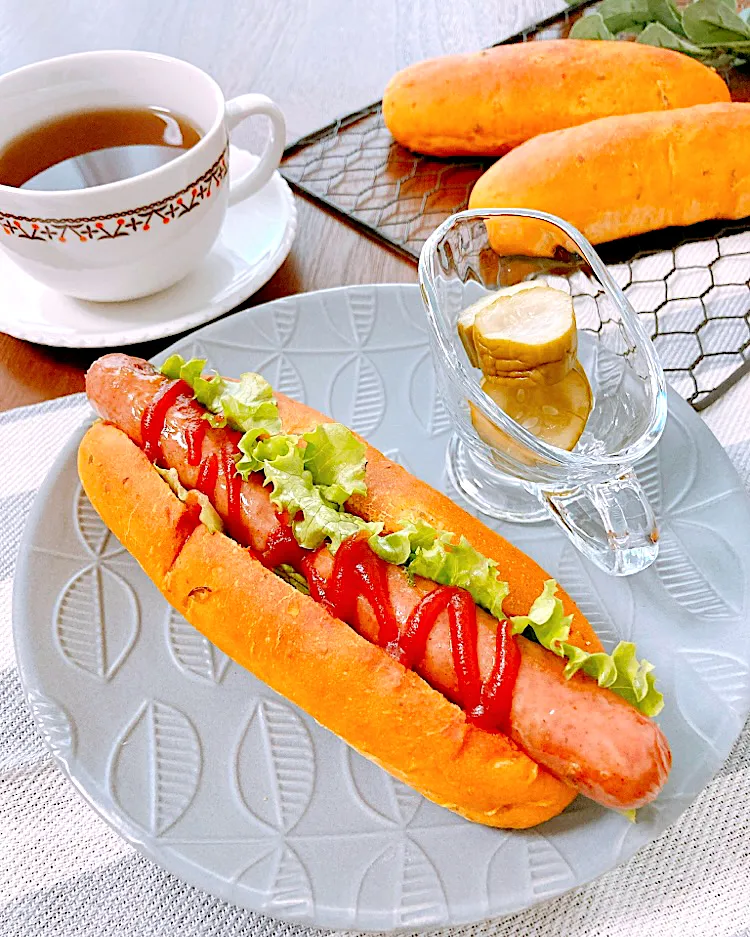 トマトオリーブパンでホットドッグ🌭|mai＊さん