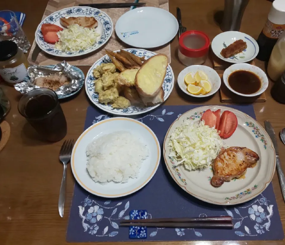 ポークソテー&ワカサギの唐揚げ&竹輪の磯辺揚げ&ガーリックパン(夕飯)|enarinさん