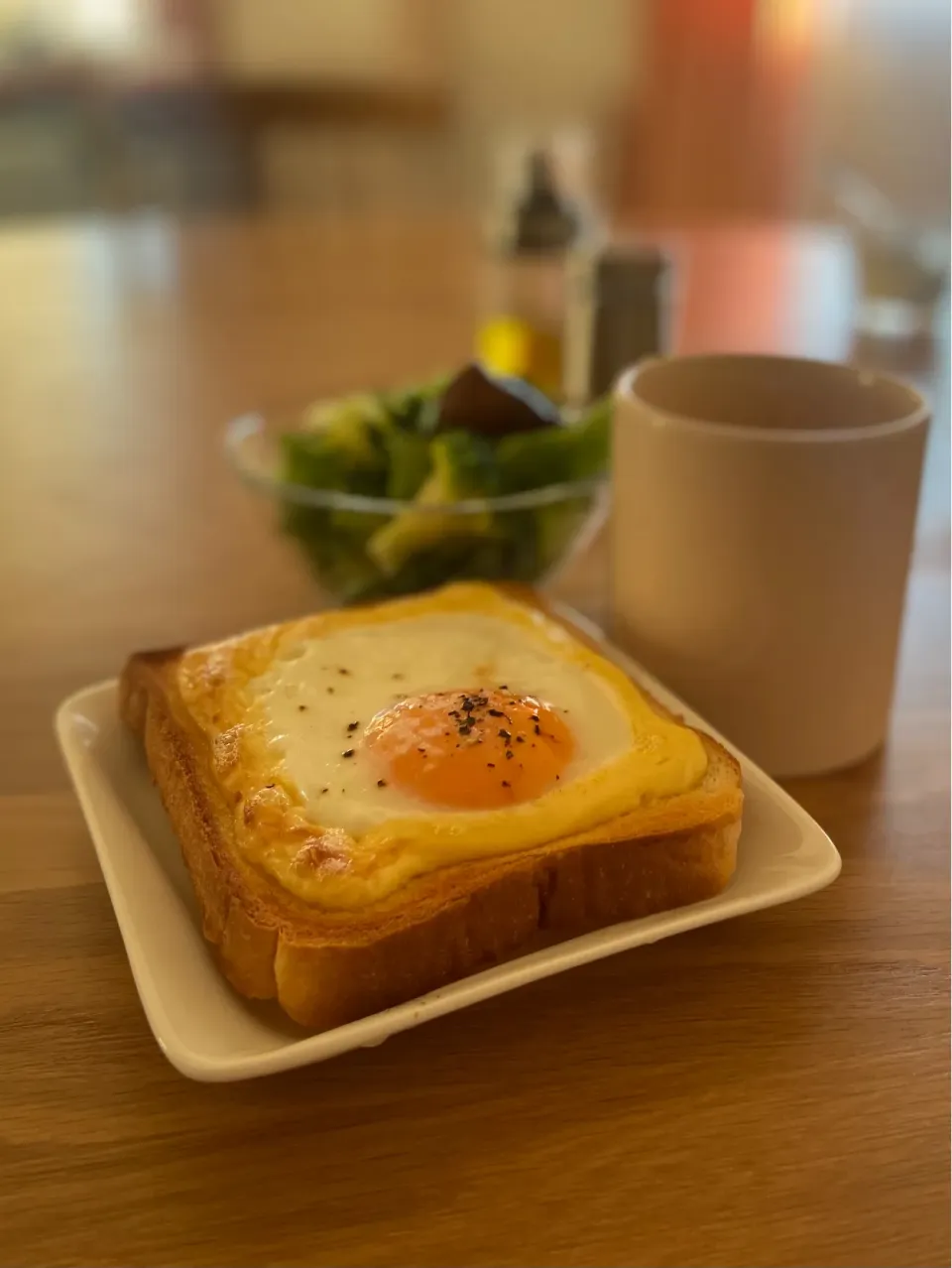 11/27の朝食　目玉焼きトースト|yoneさん