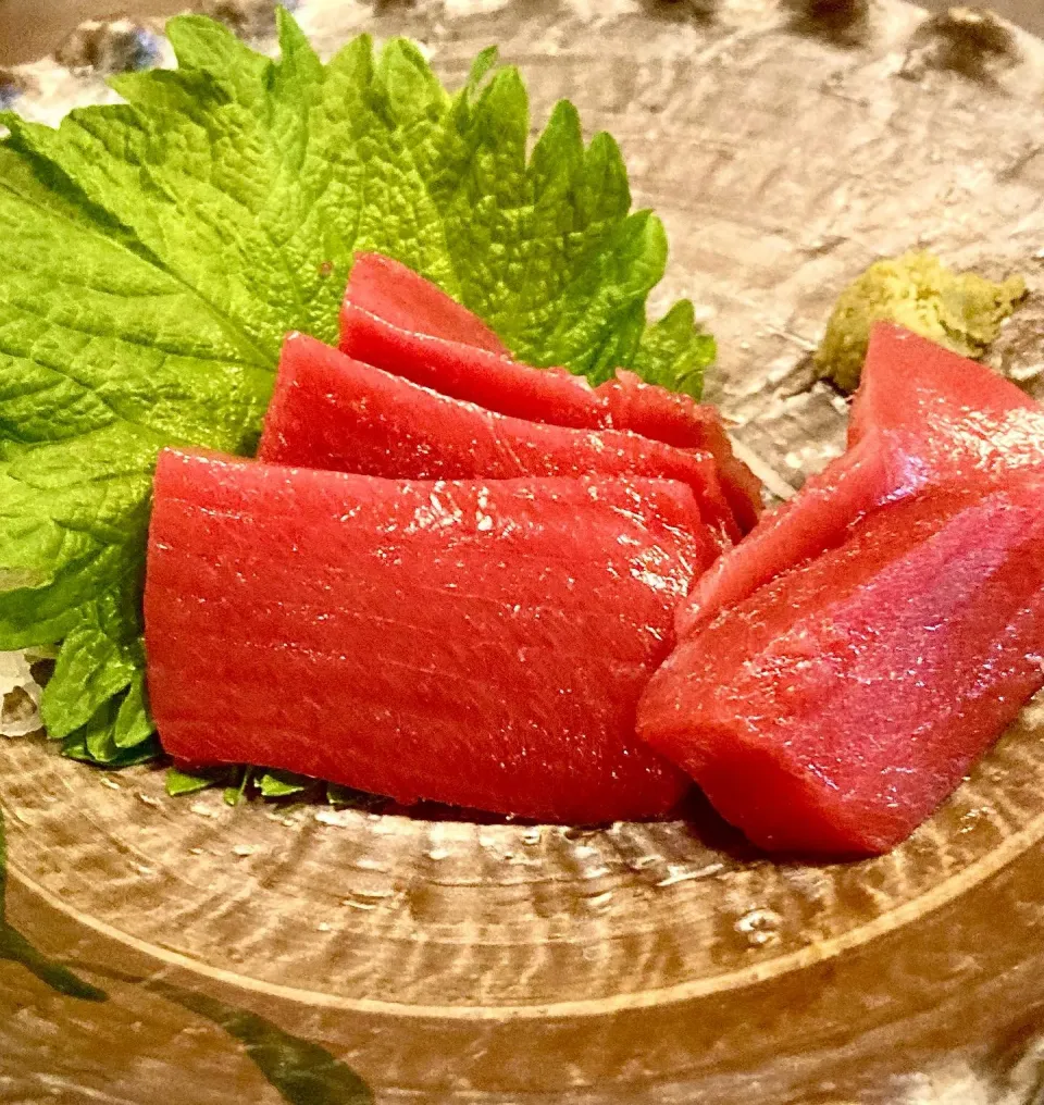 本マグロ刺身                                             新しぼり＂春鹿＂とともに|mottomoさん