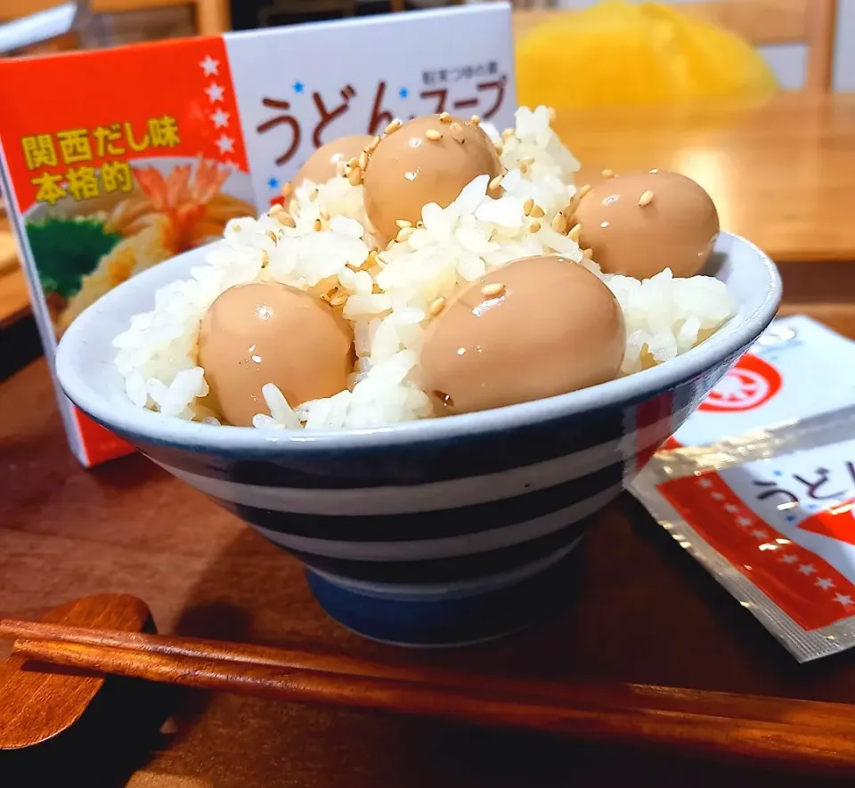 うどんスープでうずらの卵の炊き込みご飯|ナオミさん