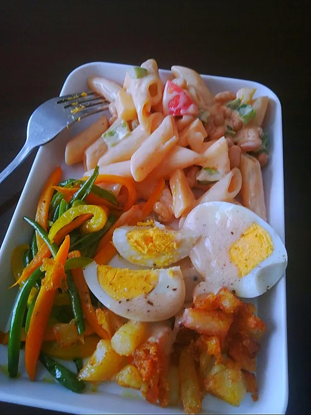 Snapdishの料理写真:Macaroni salad served with vegetable stir fry and boiled eggs|Teeさん