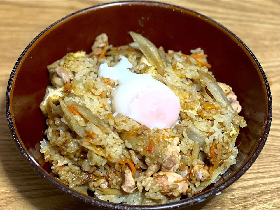 Snapdishの料理写真:☆鶏肉とごぼうのカレー炊き込みご飯|まぁたんさん