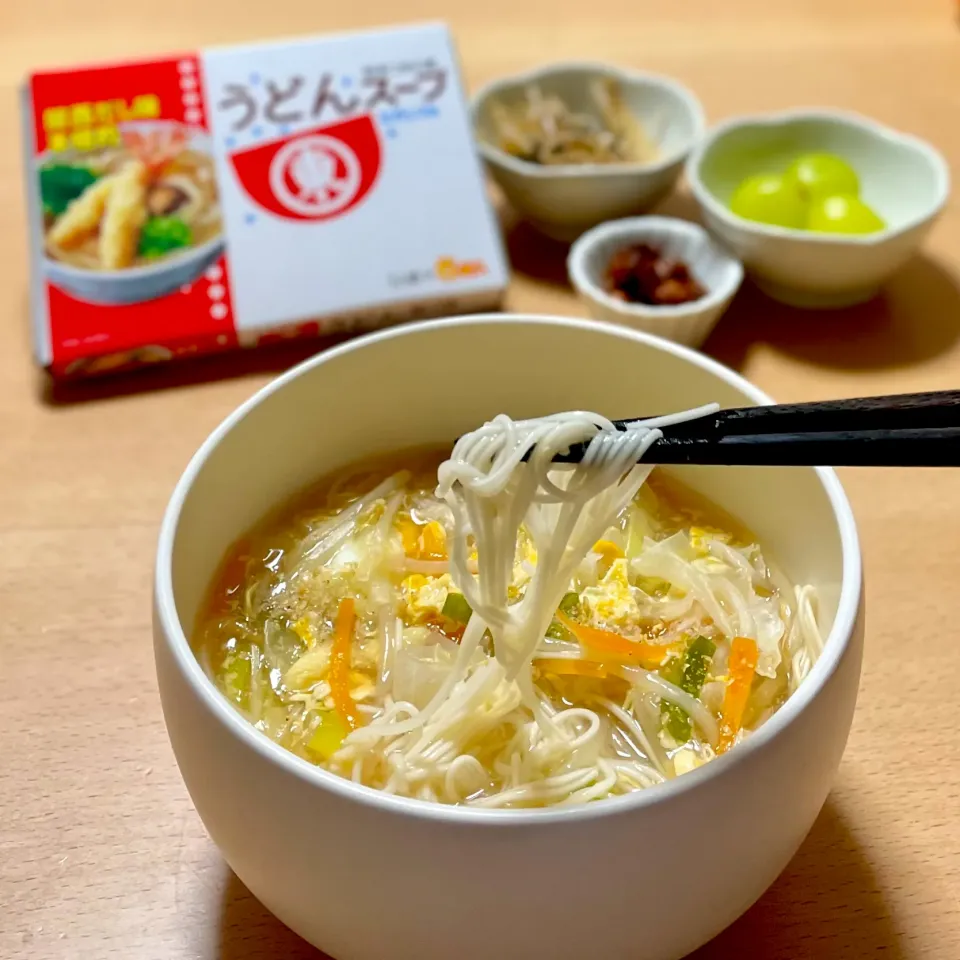 Snapdishの料理写真:こずりんさんの料理 ヒガシマル醤油　「うどんスープ」さんの料理 ふわふわ玉子とにらのスープ|FIKA789さん