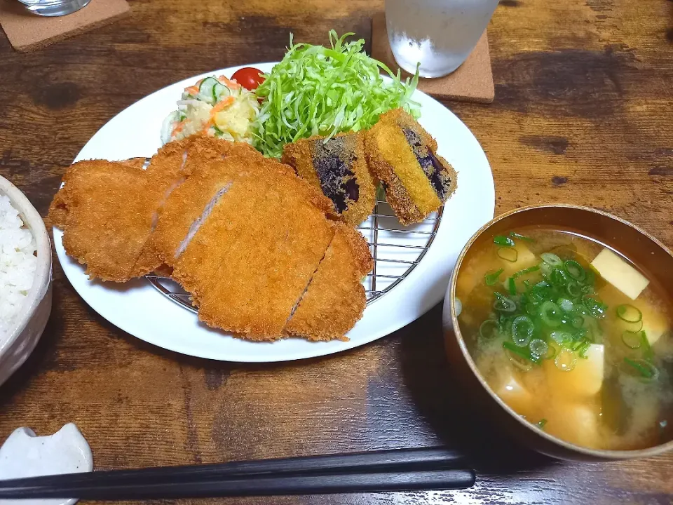 ・とんかつ＆茄子フライ
・ポテトサラダ
・豆腐とわかめのみそ汁|ちりさん