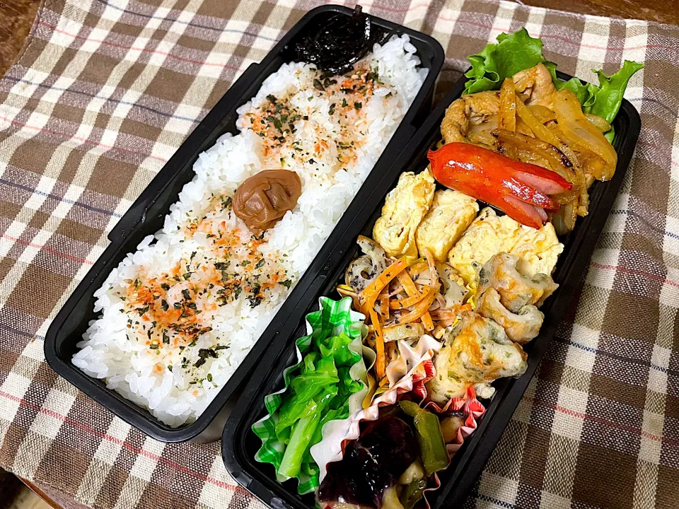 お弁当★豚肉と玉ねぎのケチャマヨ、桜えび卵、キャベツナムル、にんじんとちくわのゆかりマヨ、なすとピーマンのぽん酢絡め、ちくわの磯辺揚げ|ハルさん