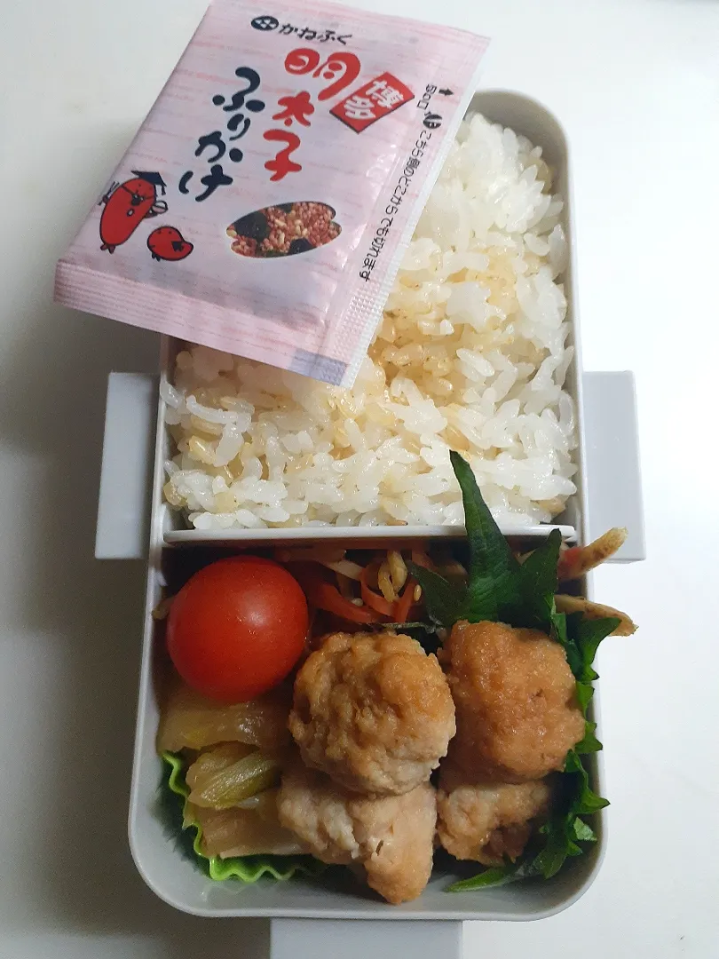 ☆中学生弁当☆玄米入り振りかけごはん、金平牛蒡、ミートボール、厚揚げ煮、ミニトマト|ｼｮｺﾗさん