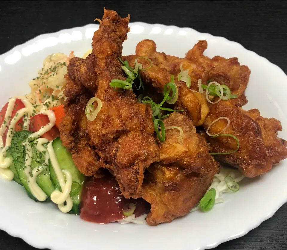 鶏もも肉と鶏皮の唐揚げ🐔|まちゃさん