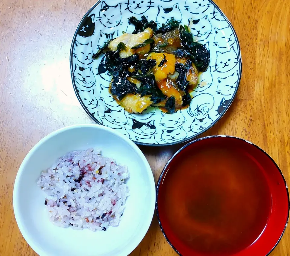 2022 1117　ほうれん草とカかれいの甘酢炒め　豆腐とわかめのお味噌汁|いもこ。さん