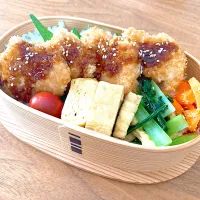 Snapdishの料理写真:チキンカツ弁当|acchi2021さん