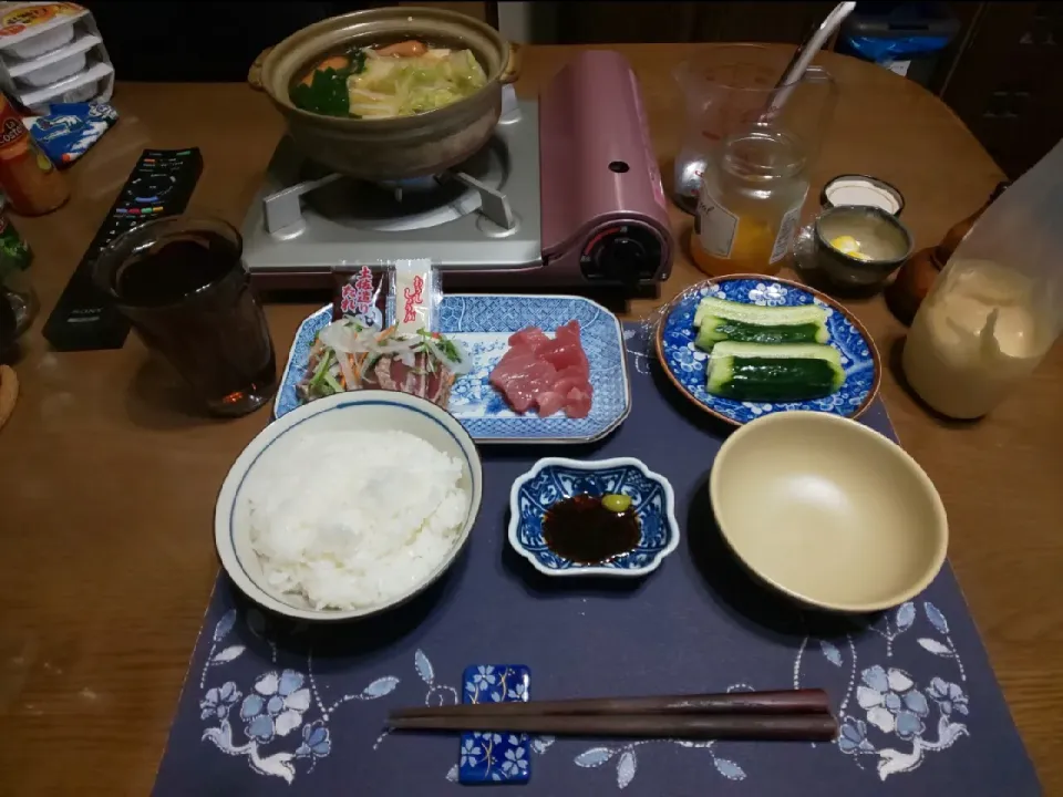 Snapdishの料理写真:寄せ鍋と生めばちまぐろと土佐造り(夕飯)|enarinさん