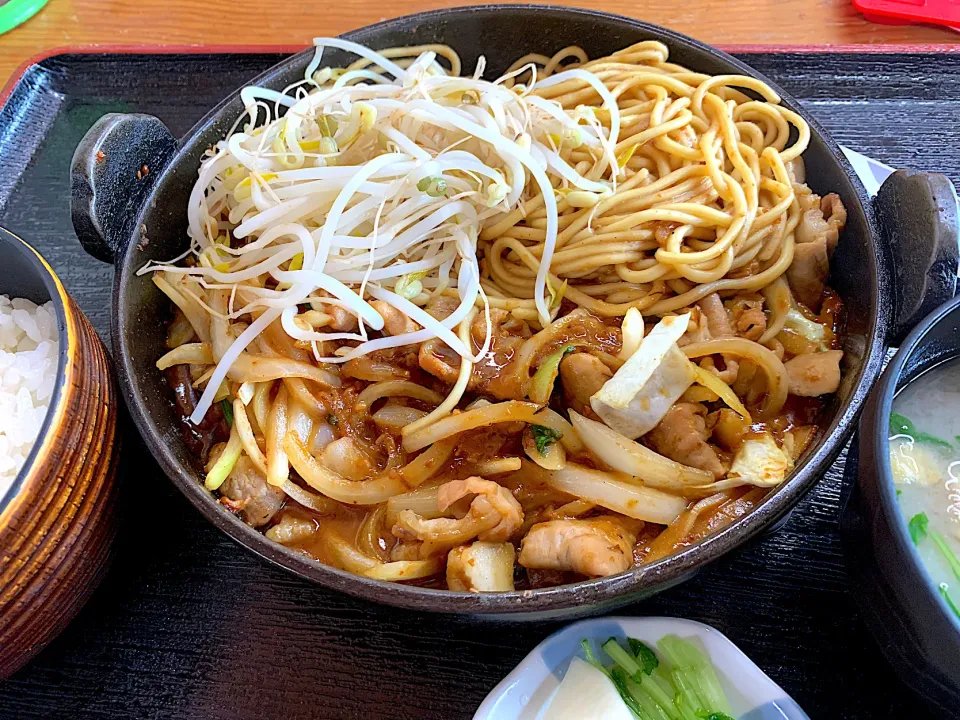 チャンポン入りホルモン定食|ぶりっとさん