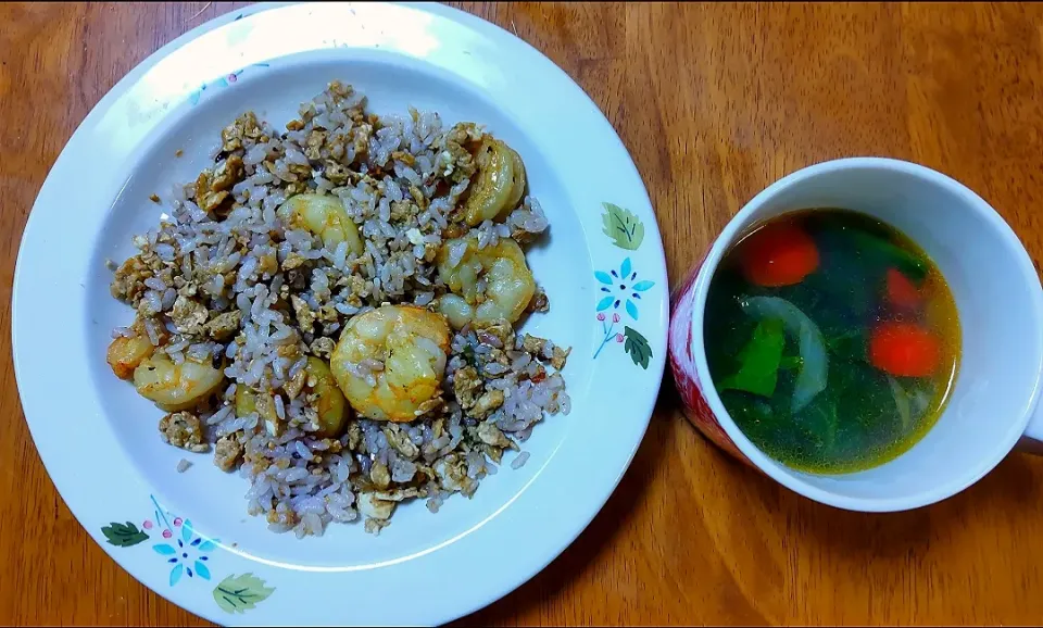 2022 1120　エビバジル炒飯　ほうれん草とトマトのコンソメスープ|いもこ。さん