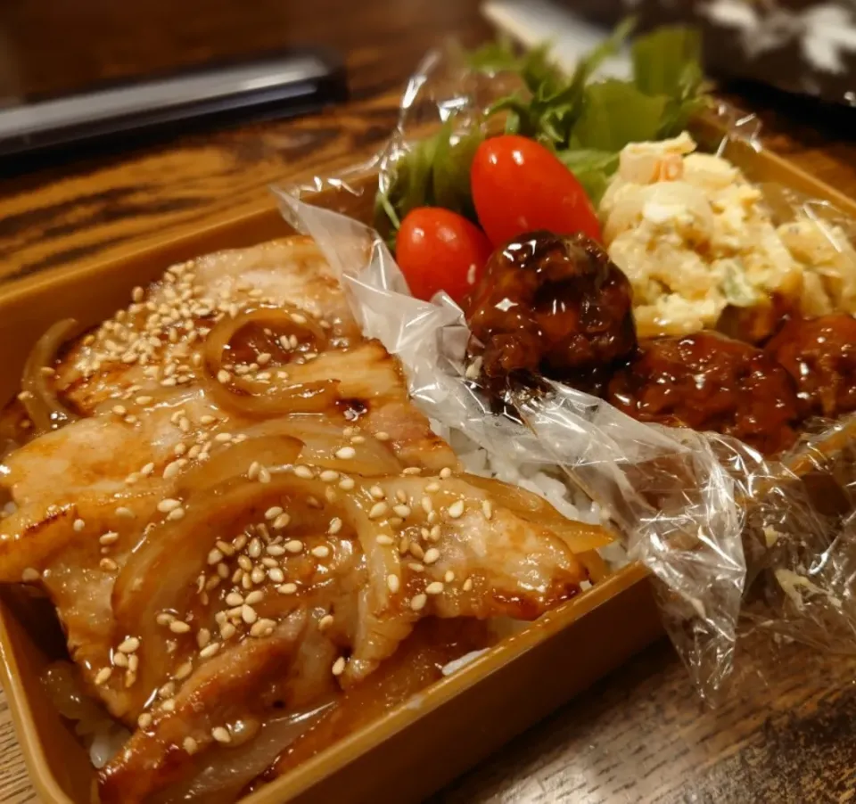 豚丼と肉だんごのお弁当(*^^*)|しーPaPaさん