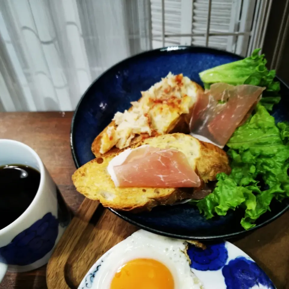 ペンギンさんの料理 ホワイトソース不要😀
ツナじゃがグラタンをバケットに載せる👌グ〜です😀

|ペンギンさん