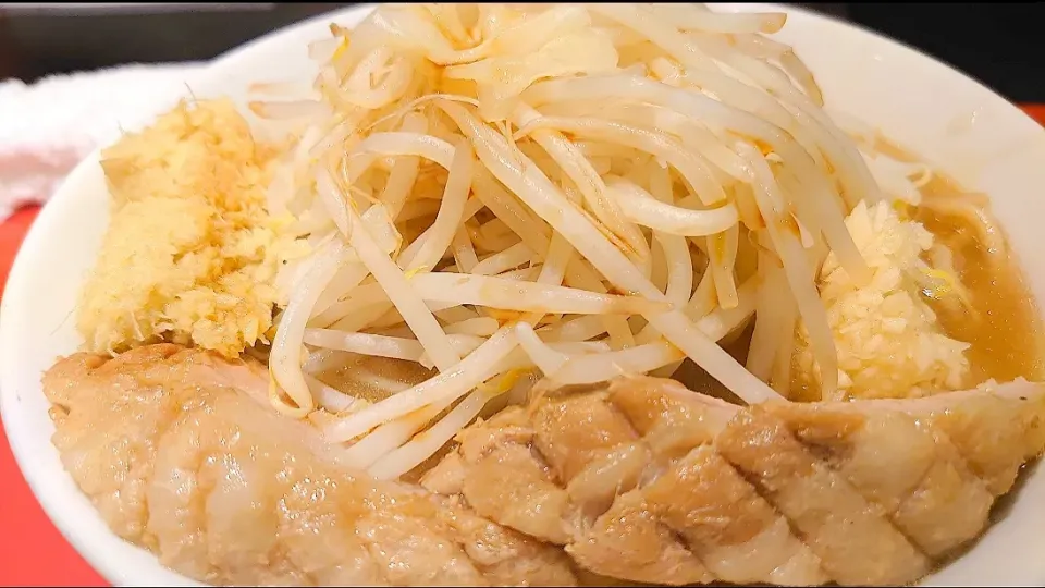 【食べログ TOP 5000】
用心棒 神保町店
ラーメン (麺300g、830円)
＋追加豚 (120円)
＋ニンニクマシ (無料)
＋ショウガマシマシ (無料)
@神保町3分
(JR秋葉原駅から徒歩24分)
22255|大脇さん