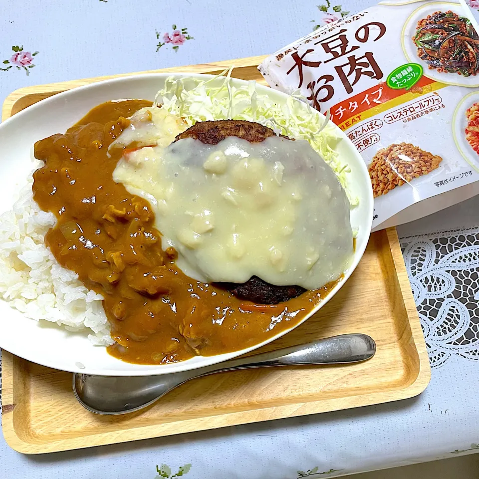 Snapdishの料理写真:チーズハンバーグカレー|つるひめさん