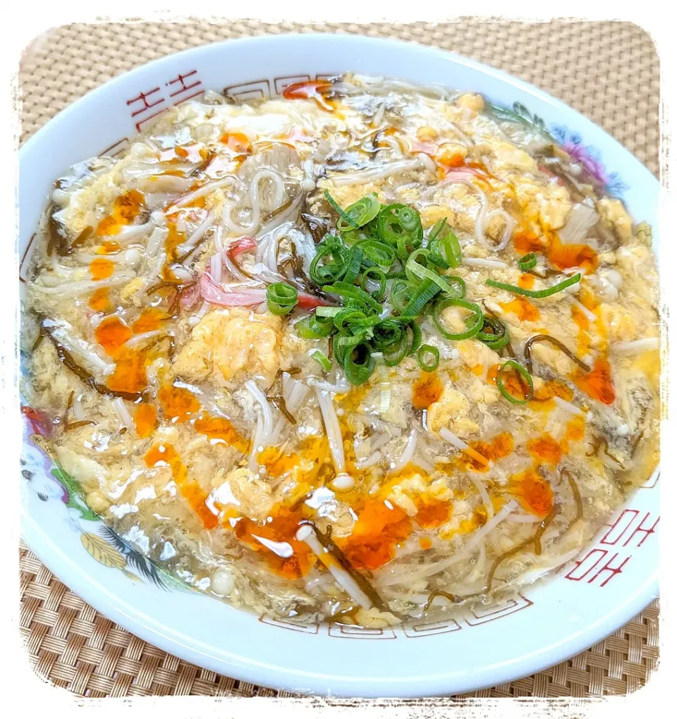 もずく酢で酸辣湯素麺|ひとみんΨ(*´∀｀)Ψさん