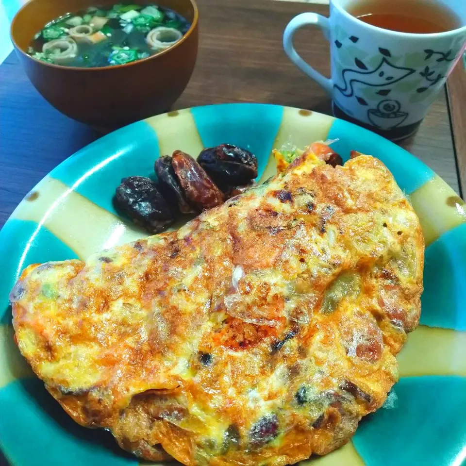 ゴロゴロ野菜オムレツ
お味噌、おやつのデーツ|chiroruさん