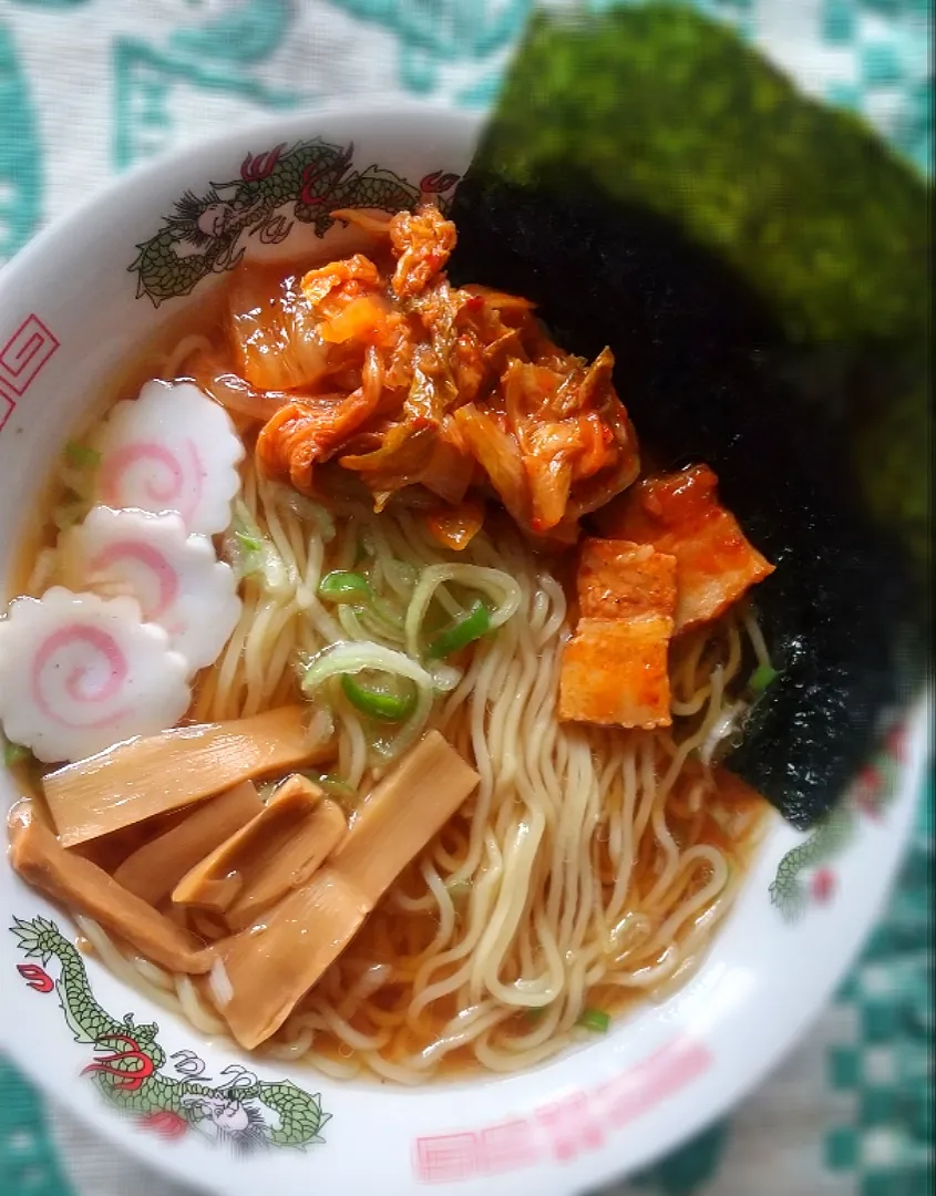 Snapdishの料理写真:豚キムチ醤油ラーメン|アリーナ香貫くんさん