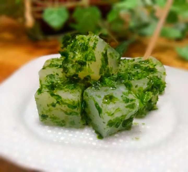 大根の煮物、青のりをまぶして。|くまちゃんさん