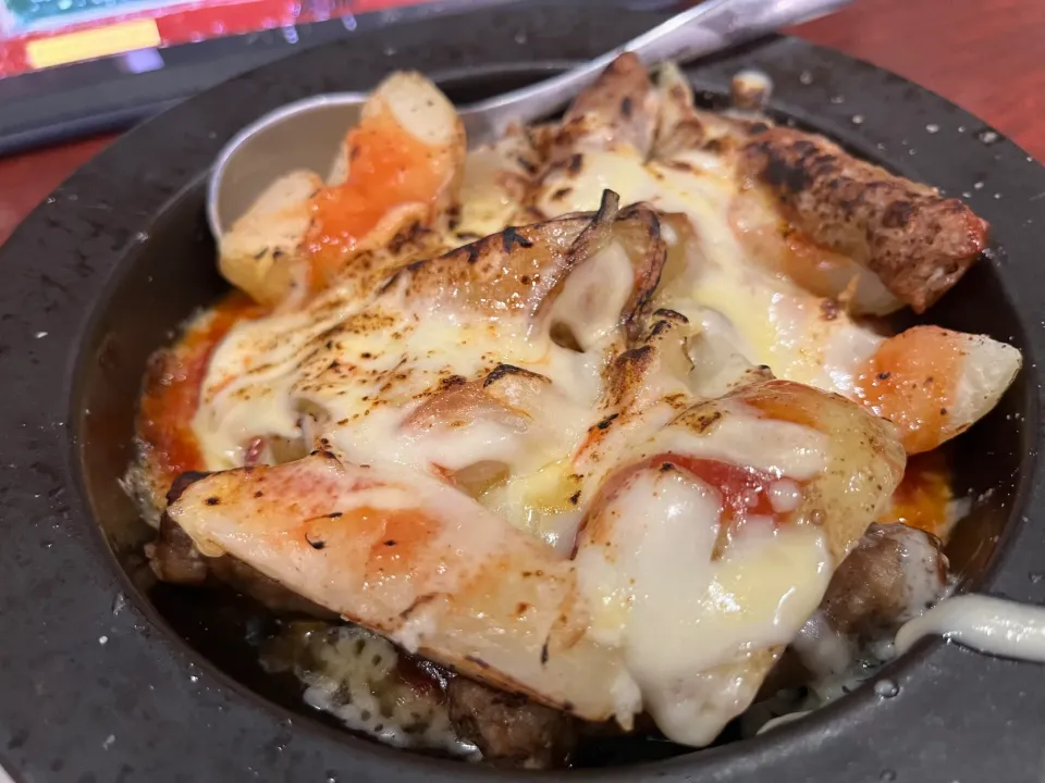 アメリカンソーセージとポテトのチーズ焼き|KOMAさん