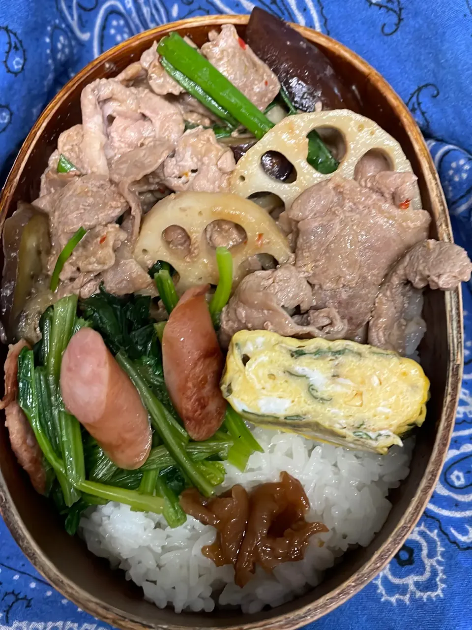 Snapdishの料理写真:蓮根と茄子と豚肉の味噌炒め、ほうれん草コンソメ炒め、大葉卵焼き|ちあぽんさん