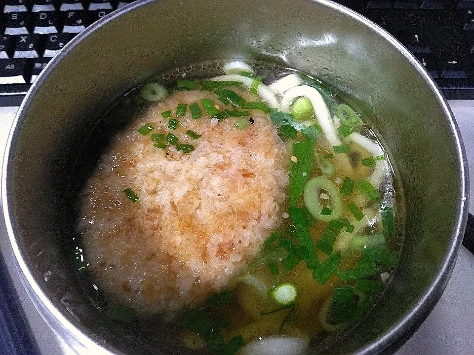 なめ茸と肉そぼろ入りとろみ付きコロッケうどん|darkbaronさん