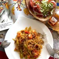 シーフードパスタ🍝と生ハムサラダ🥗 ͛.*