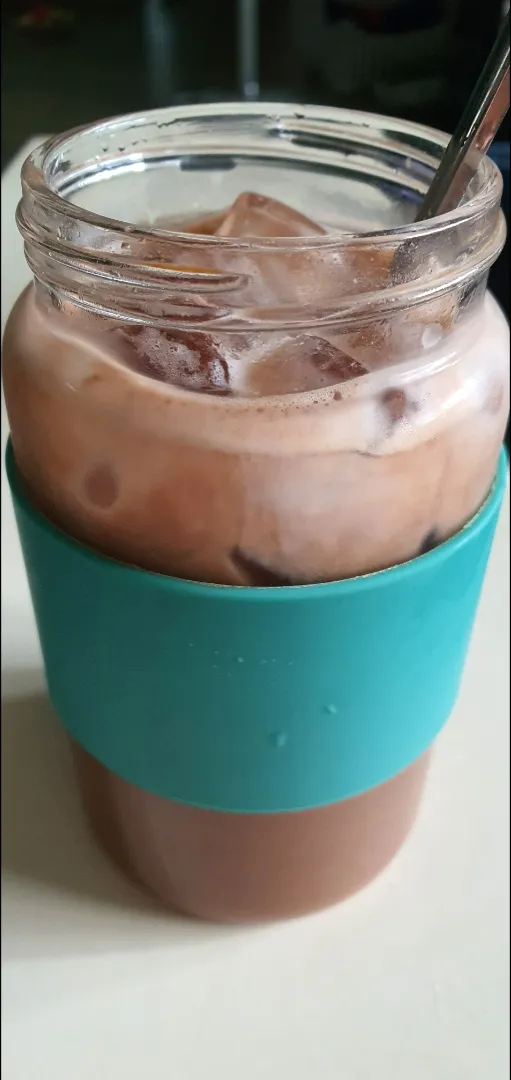 Snapdishの料理写真:Iced milo + fresh milk drizzle 🤗|🌷lynnlicious🌷さん