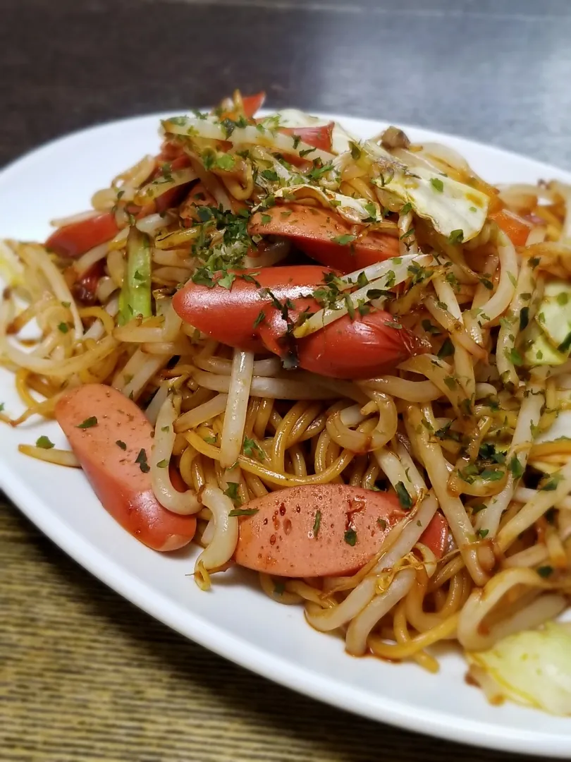 パパ作👨ウインナーソース焼きそば|ぱんだのままんさん