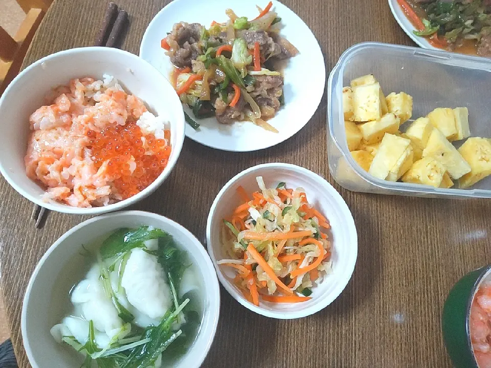 海鮮丼
カルビと野菜炒め
水餃子
かみかみ和え
パイナップル|尚さん