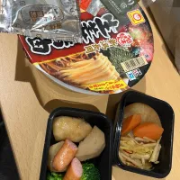 Snapdishの料理写真:連勤中の手抜き弁当|まひろさん