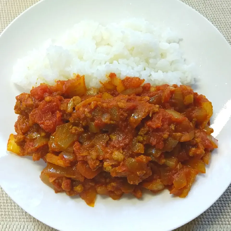 トマトと玉ねぎの大豆ミートカレー|izu-miさん