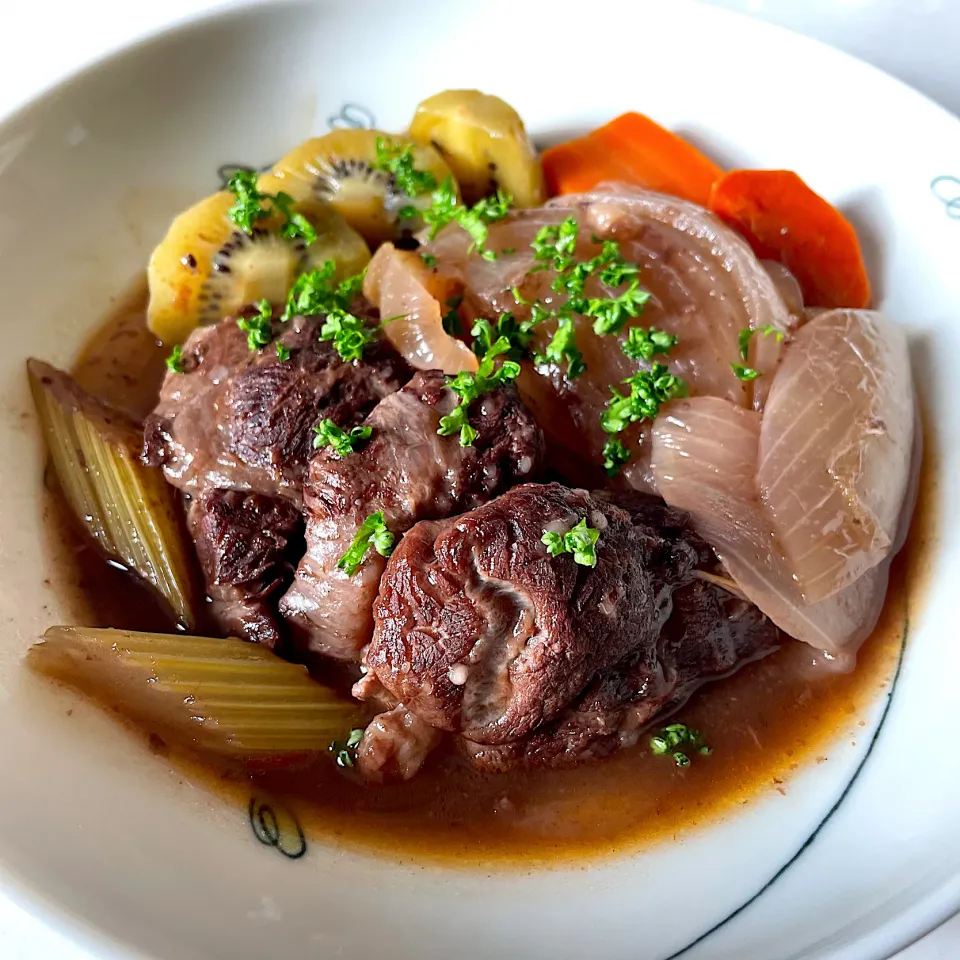 牛すね肉の赤ワイン煮　バルサミコ酢風味|DKさん