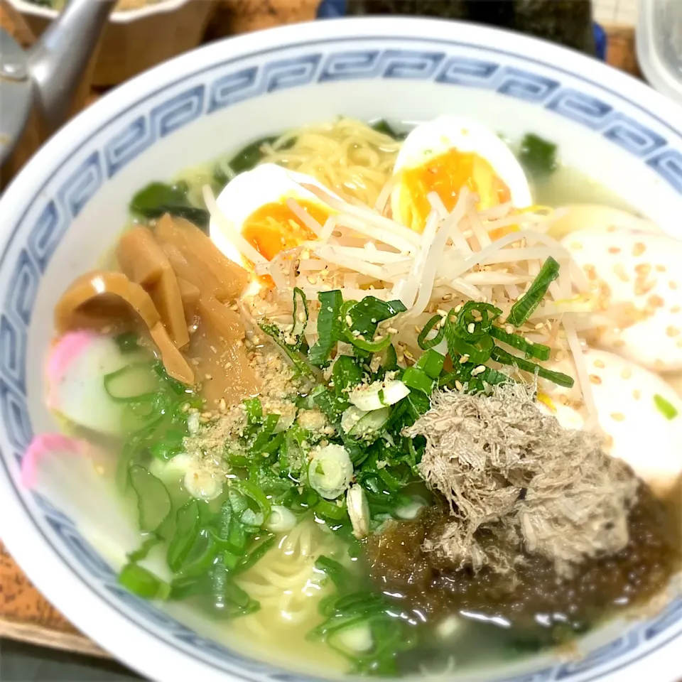 とろろ昆布入り、塩ラーメン…|にょんにいさん