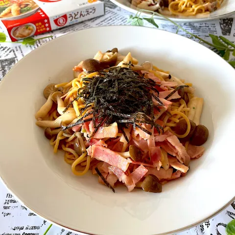 「うどんスープ」を使ってみたSnapdishの料理・レシピ写真:ベーコン🥓としめじのパスタ(ヒガシマルうどんスープ)使用。