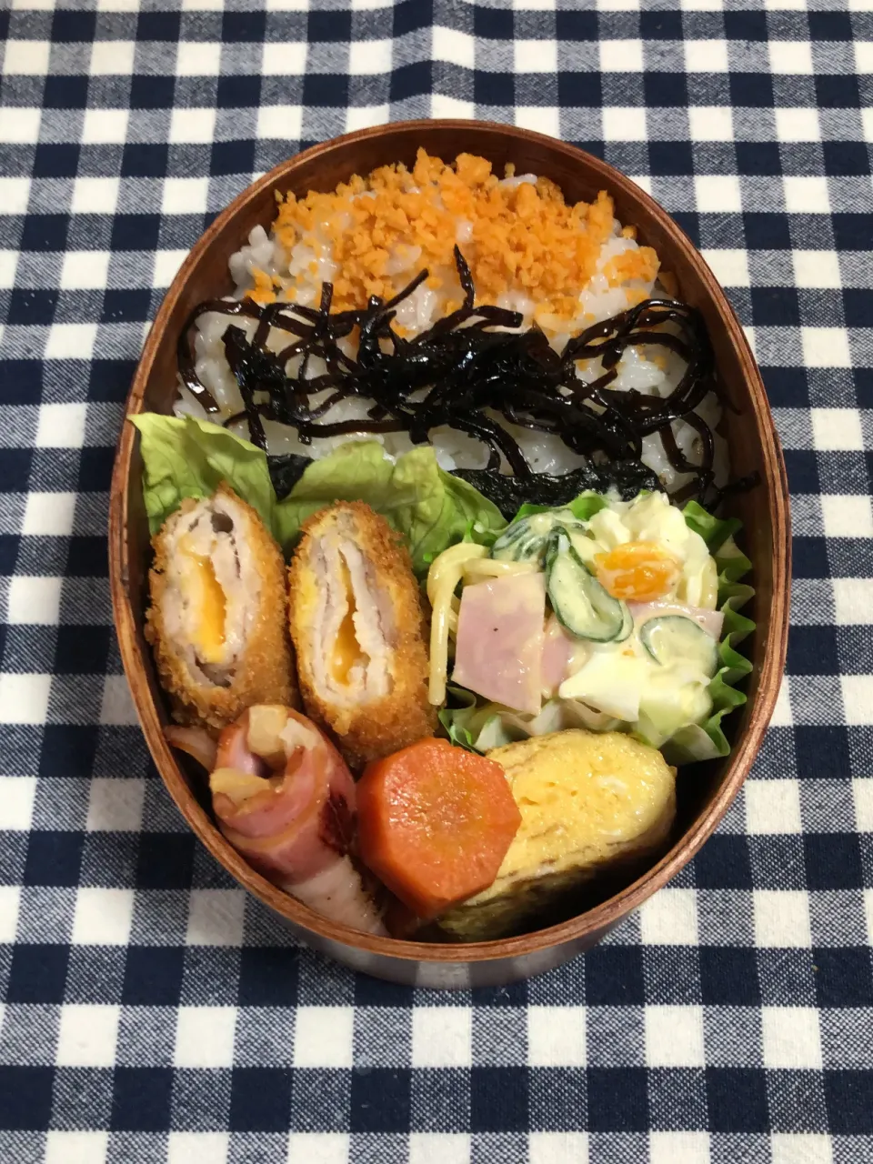 Snapdishの料理写真:64歳の母から35歳の息子弁当|まさかさん