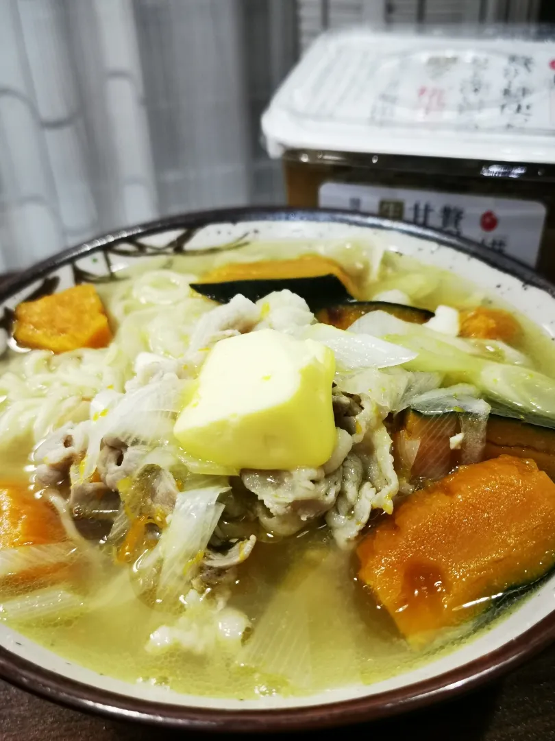 Snapdishの料理写真:ペンギンさんの料理〜スープを利用して

味噌バタラーメン👌グ〜です😀|ペンギンさん