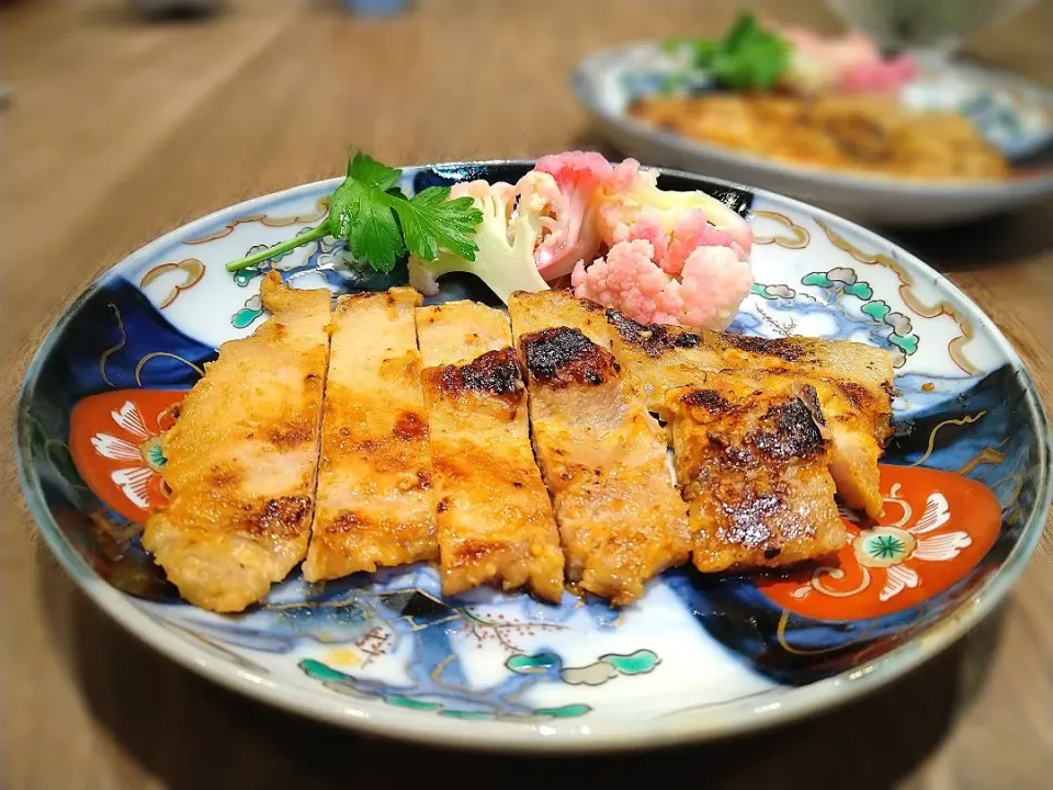 豚肉の酒粕味噌漬け焼き|古尾谷りかこさん