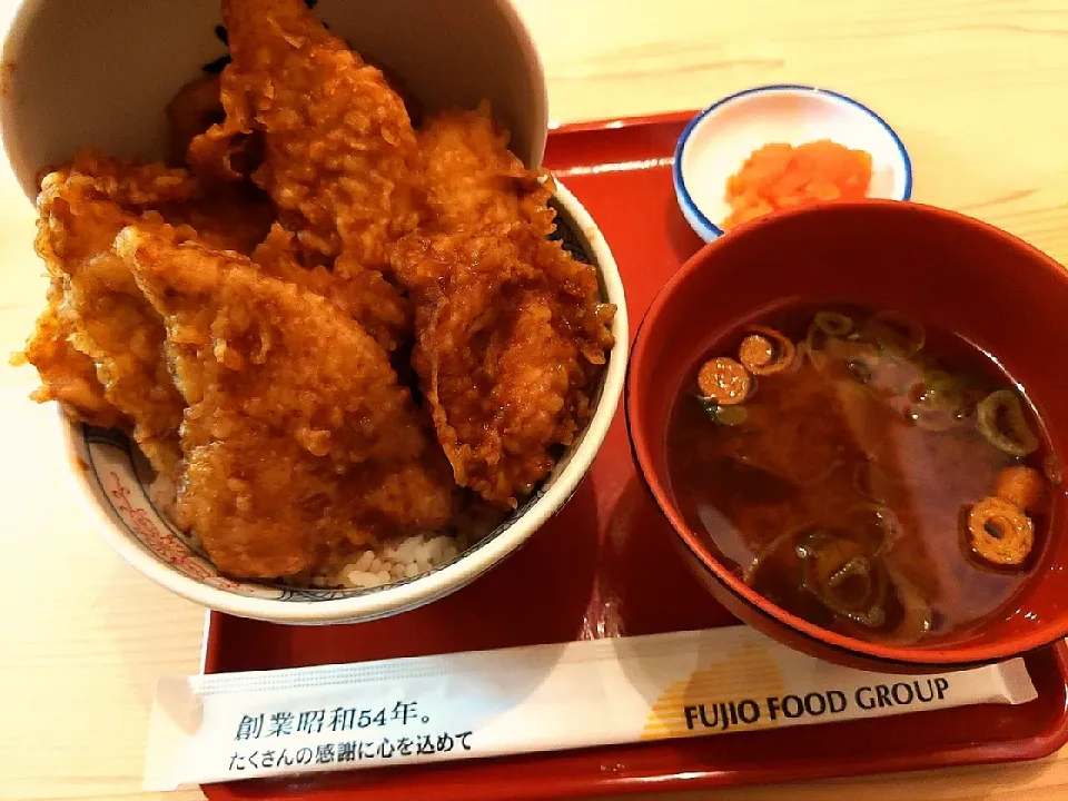 えびのや鶏天、豚天丼|とへとへさん