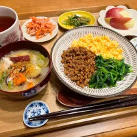 Snapdishの料理写真:大豆ミートの三色丼|kozue512さん