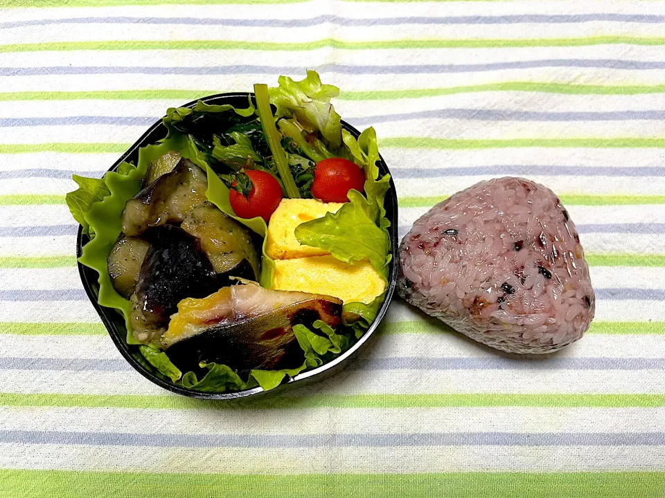 Snapdishの料理写真:鯖の味噌漬け焼き、茄子の甘味噌あえ、小松菜おひたし、だし巻き卵|jackybeanさん