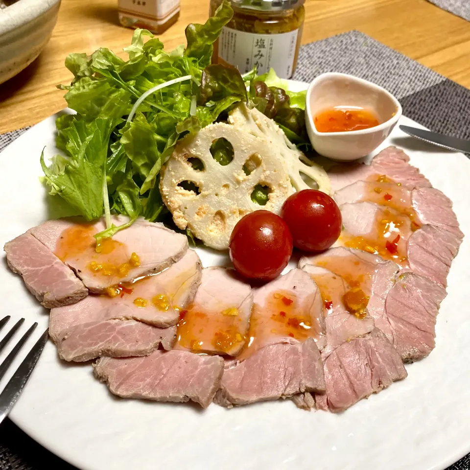 塩みかんスイチリソースでいただく、シローさんの料理 豚ヘレコンフィ|sakurakoさん