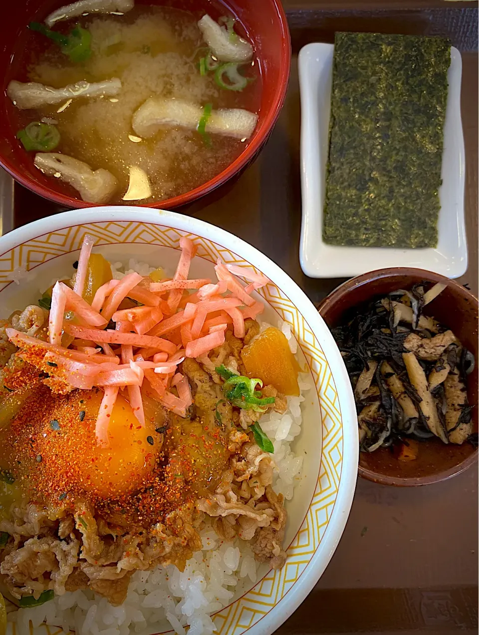 牛たまかけ朝食 350円|すくらんぶるえっぐさん