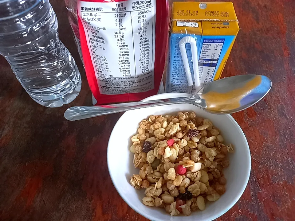 Calbee cereal|Tường Nguyễn Trương Cátさん