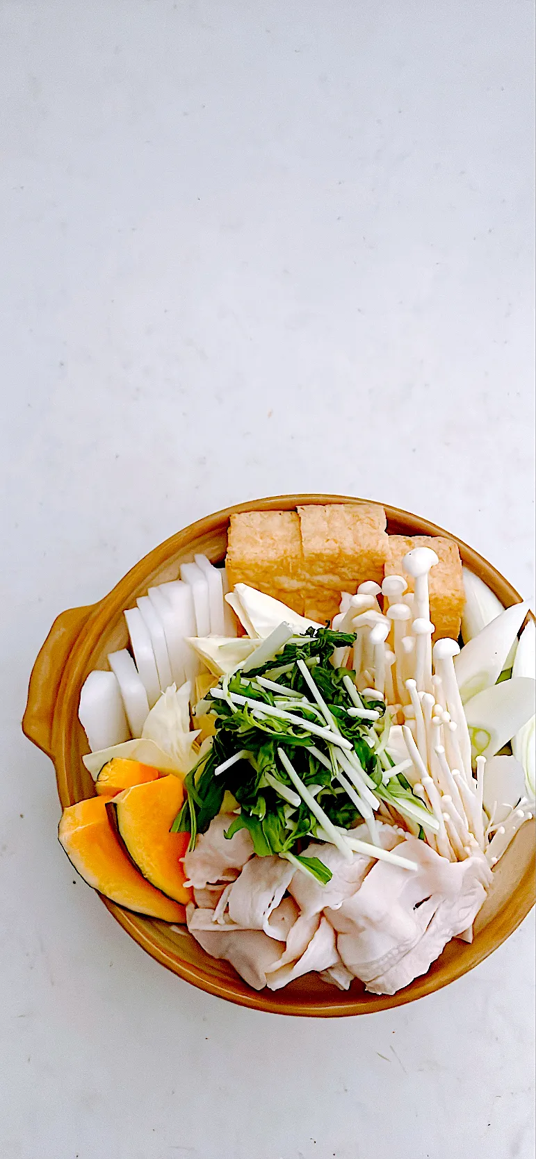 Snapdishの料理写真:旦那ご飯🍲キムチ鍋風|えみさん