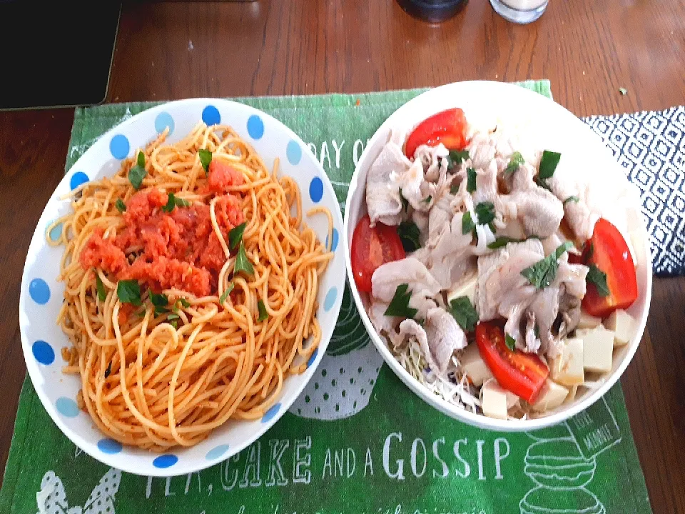 明太子納豆パスタ&豚しゃぶトマトサラダ✨|夜の海に立ち…さん