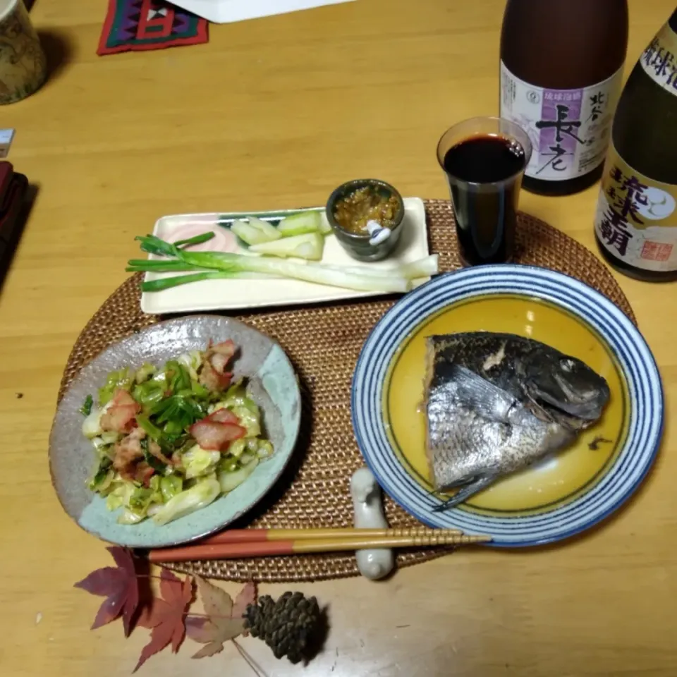 2022.12.6

煮魚 クエ
沖縄島らっきょう 練り味噌添え
鯨ベ―コン キャベツ セロリ炒め物|tamikichiさん