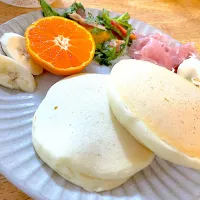 Snapdishの料理写真:パンケーキ朝ごはん|みはむさん